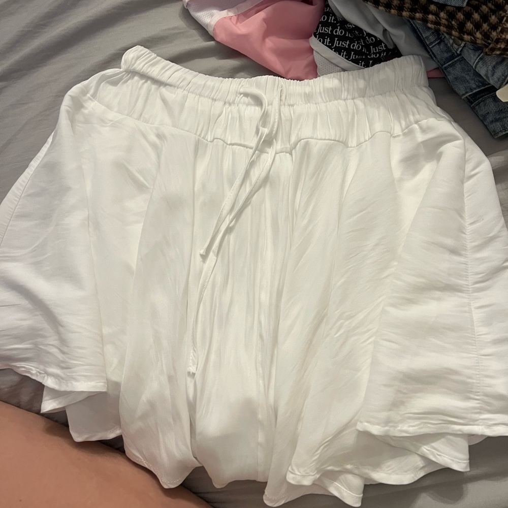 Super cute white flowy skort!